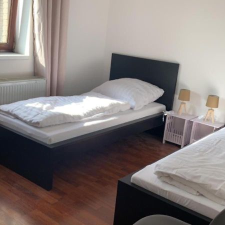 Zimmer In Wohnung, Monteure, Zentral, Enger Екстер'єр фото