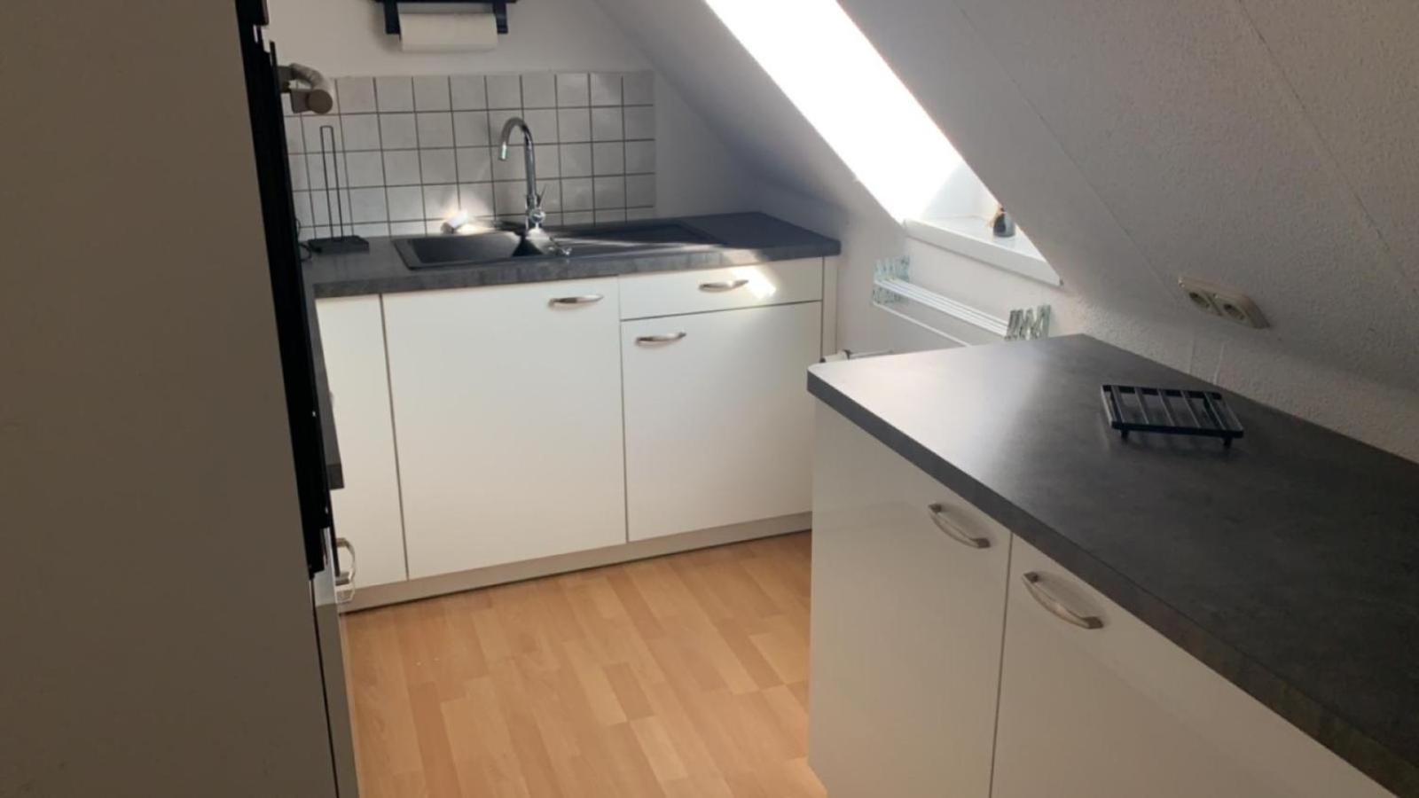 Zimmer In Wohnung, Monteure, Zentral, Enger Екстер'єр фото