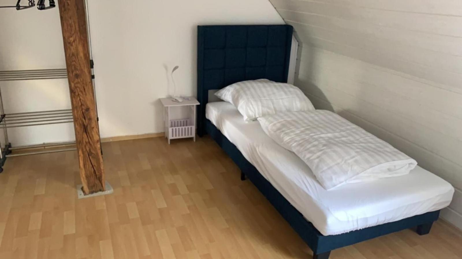 Zimmer In Wohnung, Monteure, Zentral, Enger Екстер'єр фото